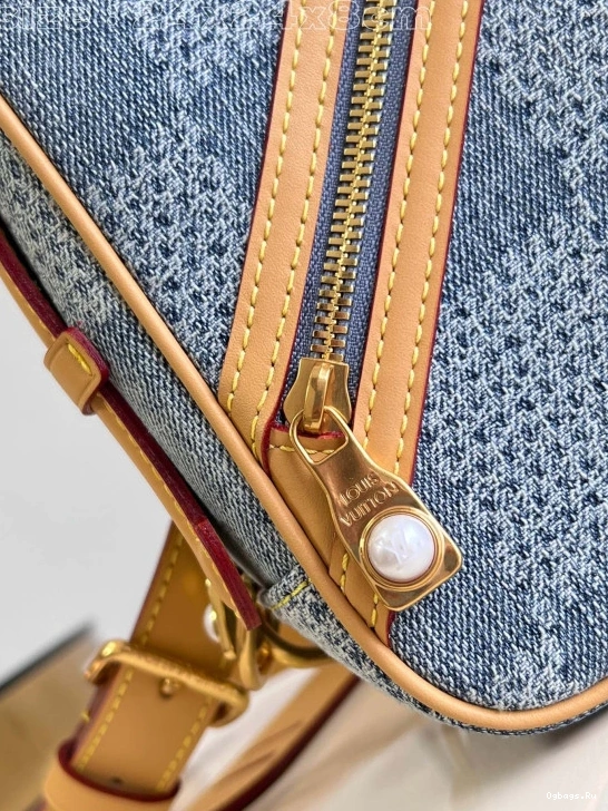 Messenger-24*24*8CM LOUIS VUITTON Chess 0125